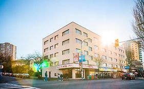 English Bay Hotel